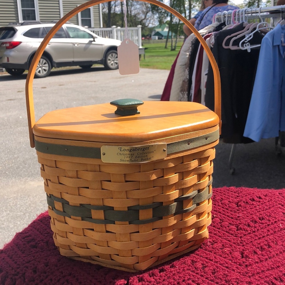 1997 Snowflake Basket w Lid